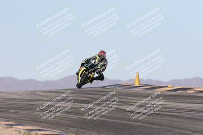 media/Dec-01-2025-Moto Forza (Mon) [[2daa91e15f]]/2-Intermediate Group/Session 2 (Turns 9 and 10)/